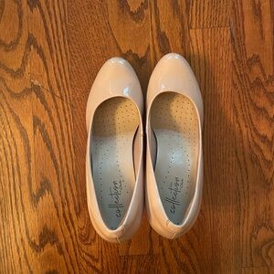 Clarks Cream Heels Elegant Comfort